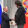 На прошлой неделе родной брат бедроса киркорова харри успокаивал kp.ru, мол, отец филиппа здоров и отдыхает на даче. 1