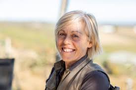 Onze hommes et deux femmes âgés de 37 à 63 ans participent à cette quinzième édition. L Amour Est Dans Le Pre Date Candidats Streaming Replay Tout Sur L Emission M6