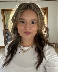 Ariana Beasley's Instagram, Twitter & Facebook