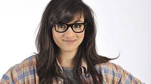 Tout au long de l'aventure, la demoiselle a pu compter sur le soutien de sa mère. Camelia Jordana Nouvelle Star 7 Son Album Dans Les Bacs En Mars 2010 Premiere Fr