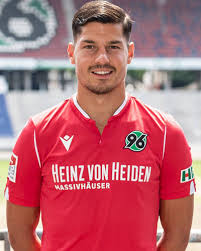 La carriera (presenze, gol, cartellini) e tutti i trasferimenti. Miiko Albornoz