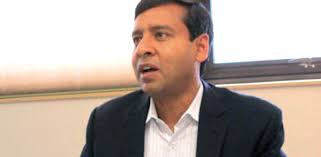 Lawmaker drops plan to resign