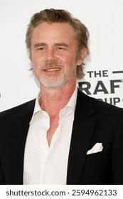 2+ Thousand Zwei Sam Royalty-Free Images, Stock Photos & Pictures