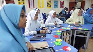 Sk putrajaya presint 8(1) adalah salah sebuah sekolah terawal di putrajaya. Najib Razak Lawatan Ke Smk Putrajaya Presint 8 1 Youtube
