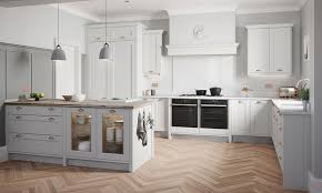 اشكال مطابخ خشب كلاسيك باللون الابيض مشاهير