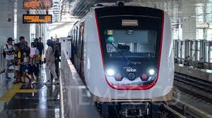 The kuala lumpur light rail transit, called lrt, is a public rail transport service that runs two major routes, the kelana jaya lrt line and ampang lrt line. Lrt Jakarta Fare To Be Valid Per December 1 News En Tempo Co Tempo Co