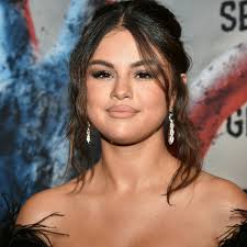 Selena Gomez's Curly Lob Is The Perfect Look For Turtleneck Season