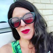 Who's the best mom in romance? My...