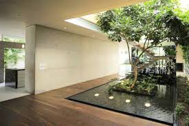 Namun ini bukan berarti anda akan kehilangan suasana eksotis dari alam yang menenangkan. Bikin Rumah Sejuk Ini 7 Inpirasi Rumah Dengan Kolam Di Dalamnya