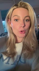 Abby Henshaw's Instagram, Twitter & Facebook