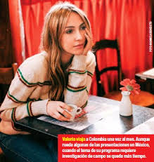 Oscar montes, ana cristina restrepo, hugo mario palomar, valeria santos, gonzalo lazari, y camila zuluaga, analizan y debaten el tema del día. Valeria Santos Periodista