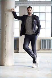 Kevin Love Sports Banana Republic S Most Valuable Pieces For Spring 18 Campaign Suits And Sneakers Stylish Business Outfits Mens Outfits