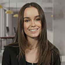 Alicia Buckingham's Instagram, Twitter & Facebook