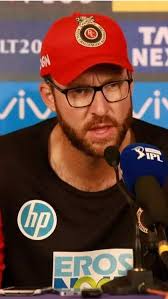 5 People To Qualify For IPL Playoffs As Coach And Captain Of Same Team