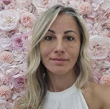 Good morning, I am originally from Sicily but I have always lived in Turin.  I will almost certainly work from home and therefore I am planning to move  to the seaside and