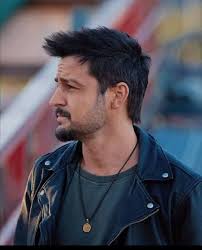 Singer seeks genuine love and connection