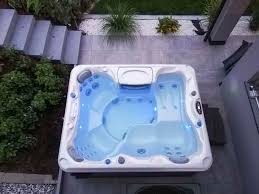 Was Zeichnet Den Whirlpoolhersteller Sundance Spas Aus Mehr Als 40 Jahre Erfahrung Einstellbare Massageoptio Whirlpool Kaufen Whirlpool Wasseraufbereitung