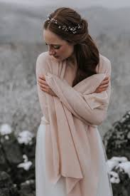 Elegante und legere mäntel, lange und kurze steppjacken, lightweight, blazer und trenchcoats. Brautkleid Winter Und Herbst Hochzeitsblog The Little Wedding Corner