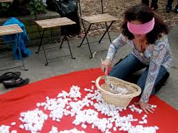 Divertido juego para tu celebracion de baby shower babyshower. 10 Juegos Sencillos Y Divertidos Para Un Baby Shower Babycenter