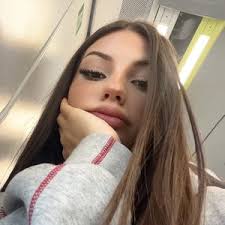 biankaneve 🇦🇱 (@_bianka.neve)