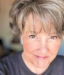 Becky Noland of Lucy Beam joins us this week. We learn about dumpster  diving with grandma to acquire fabrics, how Becky moved from interior  design to creating cross stitch charts, and her