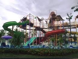 Jasa Pembuatan Waterpark Di Yogyakarta 081112520815 Di 2020 Kolam Renang Kolam Pulau