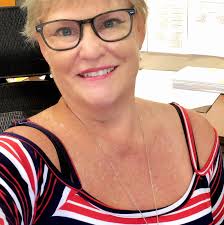 It's that very special time of day. Mo's Happiest of Hours! .25 cent  shrimp, .50 cent wings, $1.00 tacos! Running 3-6 daily!