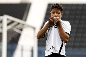 O shakhtar donetsk viu aberta janela de oportunidade para contratar pedrinho e já encetou contatos com a sad do clube da luz para negociar a transferência do brasileiro de 23 anos. Ja Ouviu Esse Nome Corinthians Goleia No Sub 20 Com Tres Gols E Tres Assistencias De Pedrinho Corinthians Ge