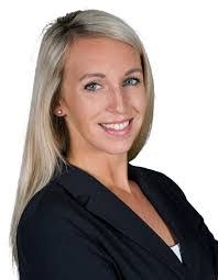 Laura Estes's Instagram, Twitter & Facebook