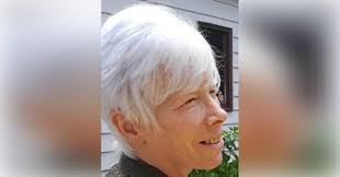 Barbara Hood's Instagram, Twitter & Facebook