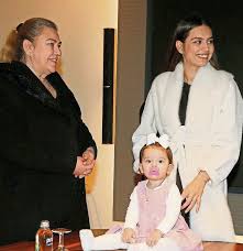 Ancak bir süre sonra köyüne gelen babası mustafa özil ile yaptığı görüşmede mesut özil'in futbol oynadığını ve fenerbahçe'nin istediğini anlattığını belirten yanaz, şöyle dedi: Amine Gulse Den Uc Nesil Pozu Sacitaslan Com