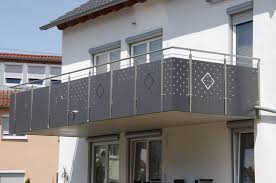 Pin Von Helmut Hirscher Auf Balkon Auswahl Lochblech Gelander Balkon Blech