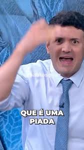 Elon Musk liga motosserra