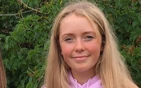 Mimi Rhodes's Instagram, Twitter & Facebook