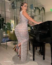 Ara Bozorgian Nude and Sexy Photo Collection - Fappenist