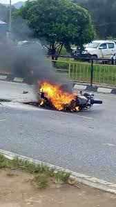 Polis akan tentukan siapa salah. Eksiden Motor Langgar Buletin Info 1 Malaysia Global Facebook