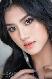 Lily Le's Instagram, Twitter & Facebook