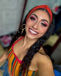 Everybody look at me 👀 Latin Ballroom class with @ronaldhidalgo09 💃🏻🔥 .  . Gracias Rony por siempre ser inspiración🙏🏼 . . 🎶 @nellyfurtado 📍  @tmillystudio . . #dancer #dance #bailarina #ticaenlosangeles #losangeles  #ballroomdance #dancing ...