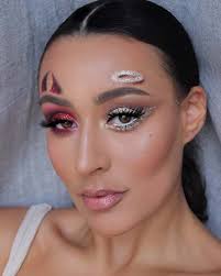 Prepare to crush the costume contest this year. Angel Makeup Looks Saubhaya Makeup