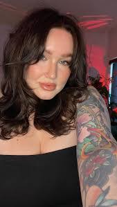 Kelli Austin's Instagram, Twitter & Facebook