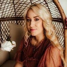 Tresa Harris's Instagram, Twitter & Facebook