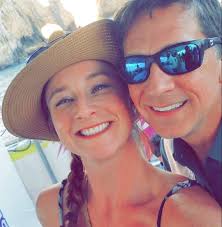 Hey coming from the Uk beginning of may to get married. We are looking for  a place to eat with great views not to expensive for 10 of us . Thanks I'm