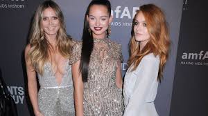 Gntm 2019 startete im februar unter der leitung von heidi klum. Nicht Nur Zum Umstyling So Oft Sind Gntm Girls Beim Friseur Promiflash De