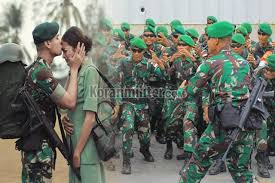 Bisa dari video, kata kata, sampai kumpulan gambar orang lucu dan kocak … Kumpulan Yel Yel Lucu Tni Untuk Pacar Dan Kekasih Terbaru