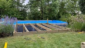 Elle est maintenue et stabilisée par des armatures en métal. Entourage Bois Piscine Tubulaire Part 2 Installation Et Debut Structure Youtube