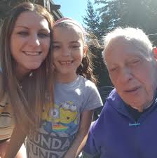 Is the food at Plaza Inn's dining package good for lunch and are there  other ways to pay for prime viewing?