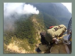smokejumpers fight wildfires in Oregon ...