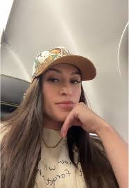 Shelby Weeks's Instagram, Twitter & Facebook