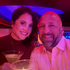 Hi ladies! Genuine question, does anyone get long-xl+ nails anymore? I feel  like since I've moved to AZ 2 months ago I've only done like 2 xl sets and  I'm dying to