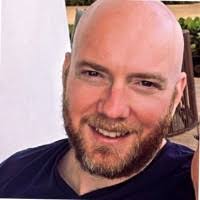 2100+ profils pour “Polis”